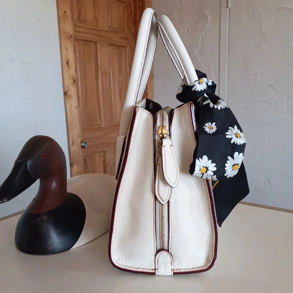 Cashin Carry Tote 22, Chalk Remake from the 1969 Bonnie Cashin design.